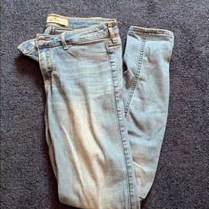 Light wash Hollister jeggings